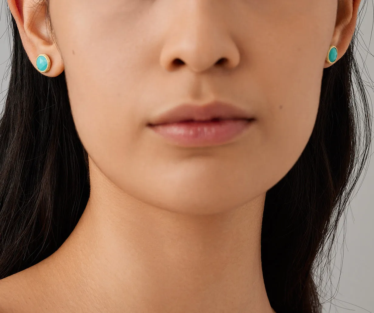 18K Yellow Gold Turquoise Stud Earrings