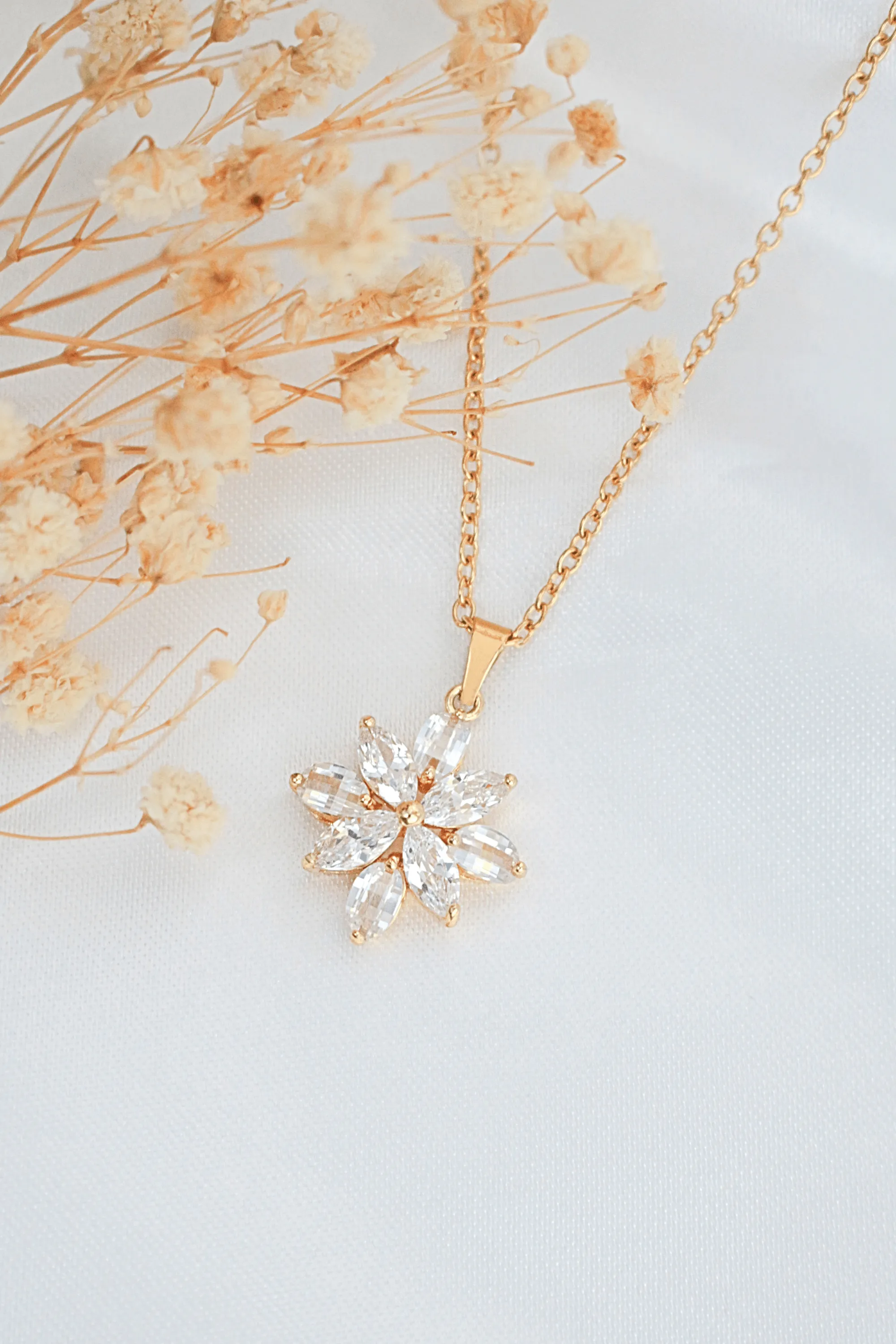 24 Karats CZ Flower Pendant Necklace