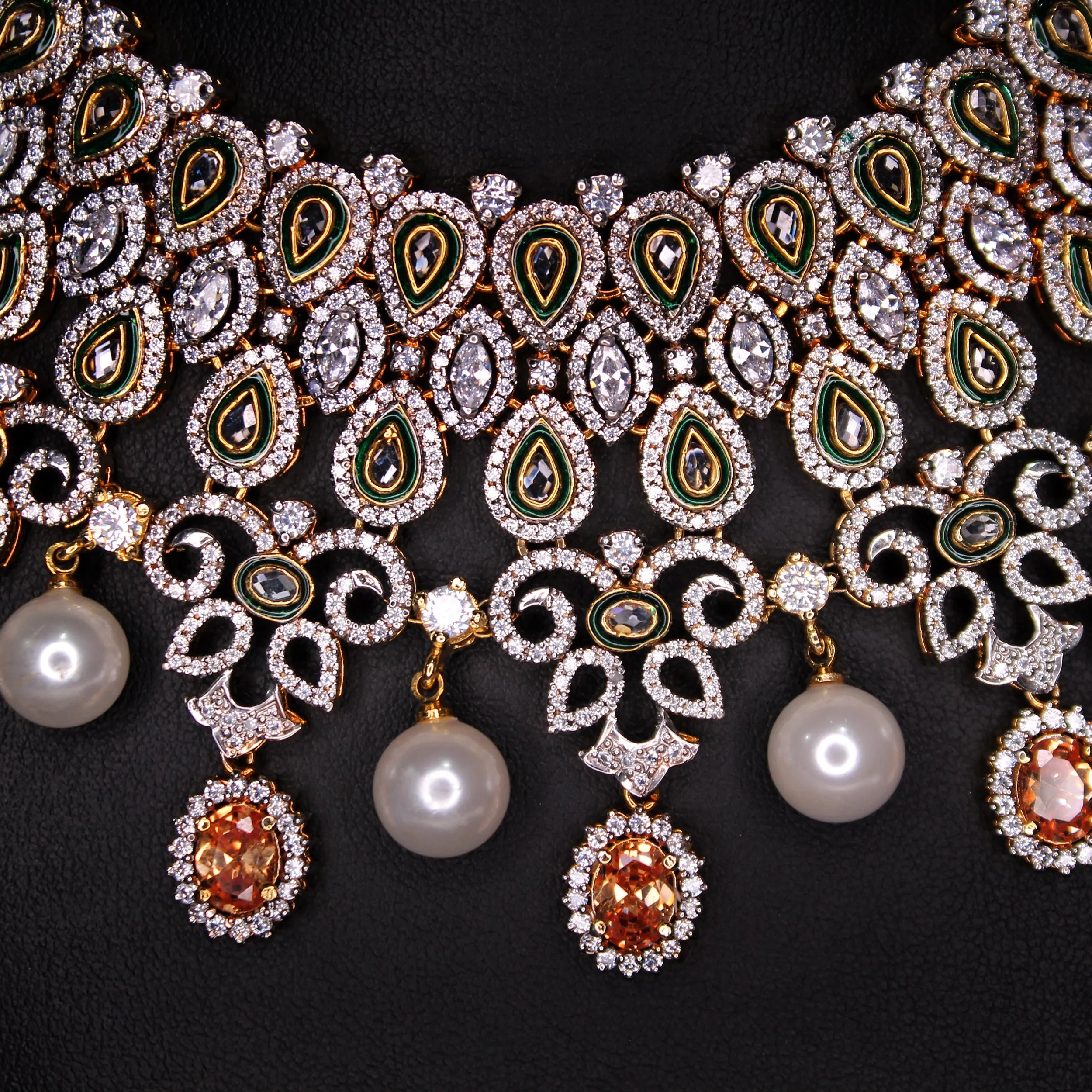 Aabroo Necklace Set