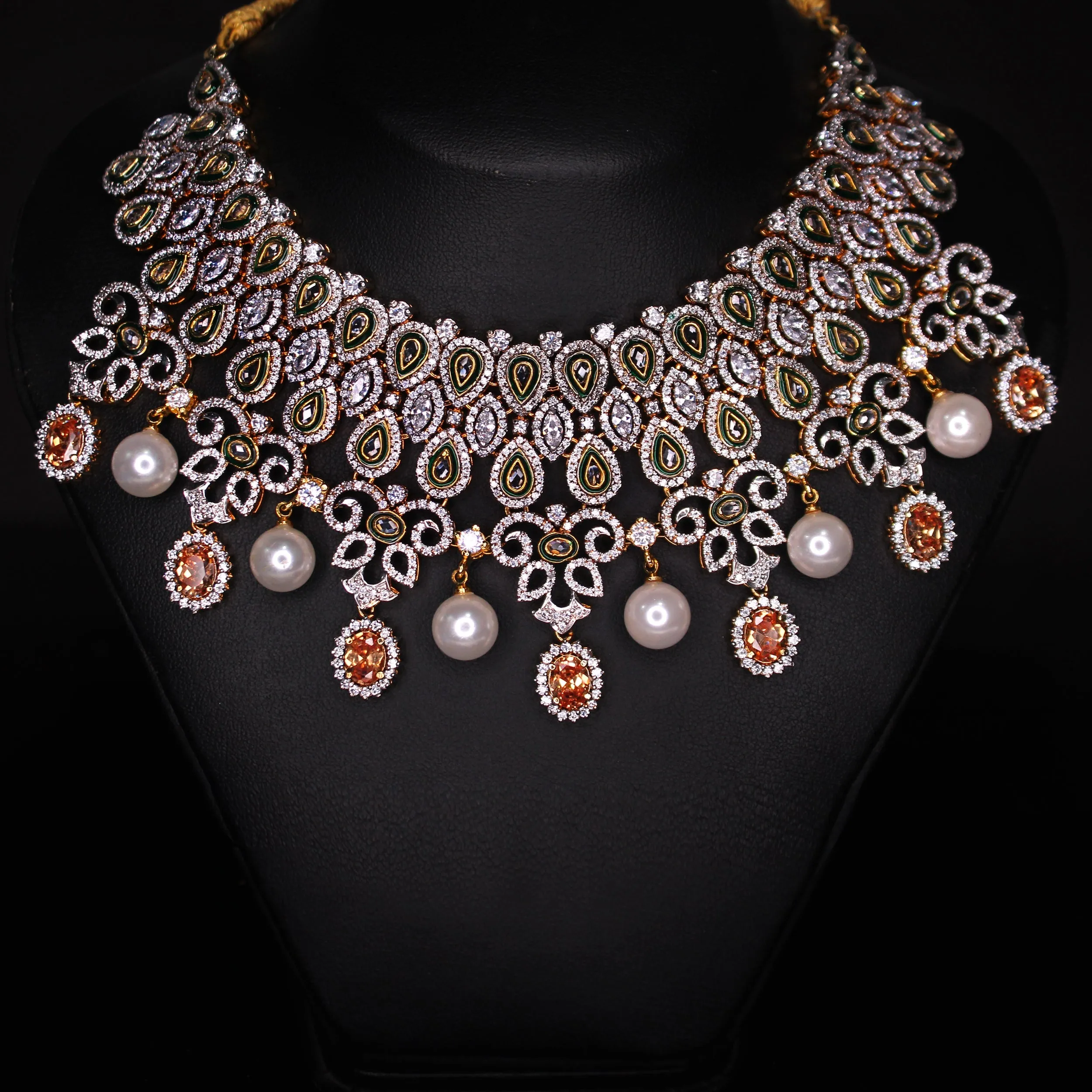 Aabroo Necklace Set