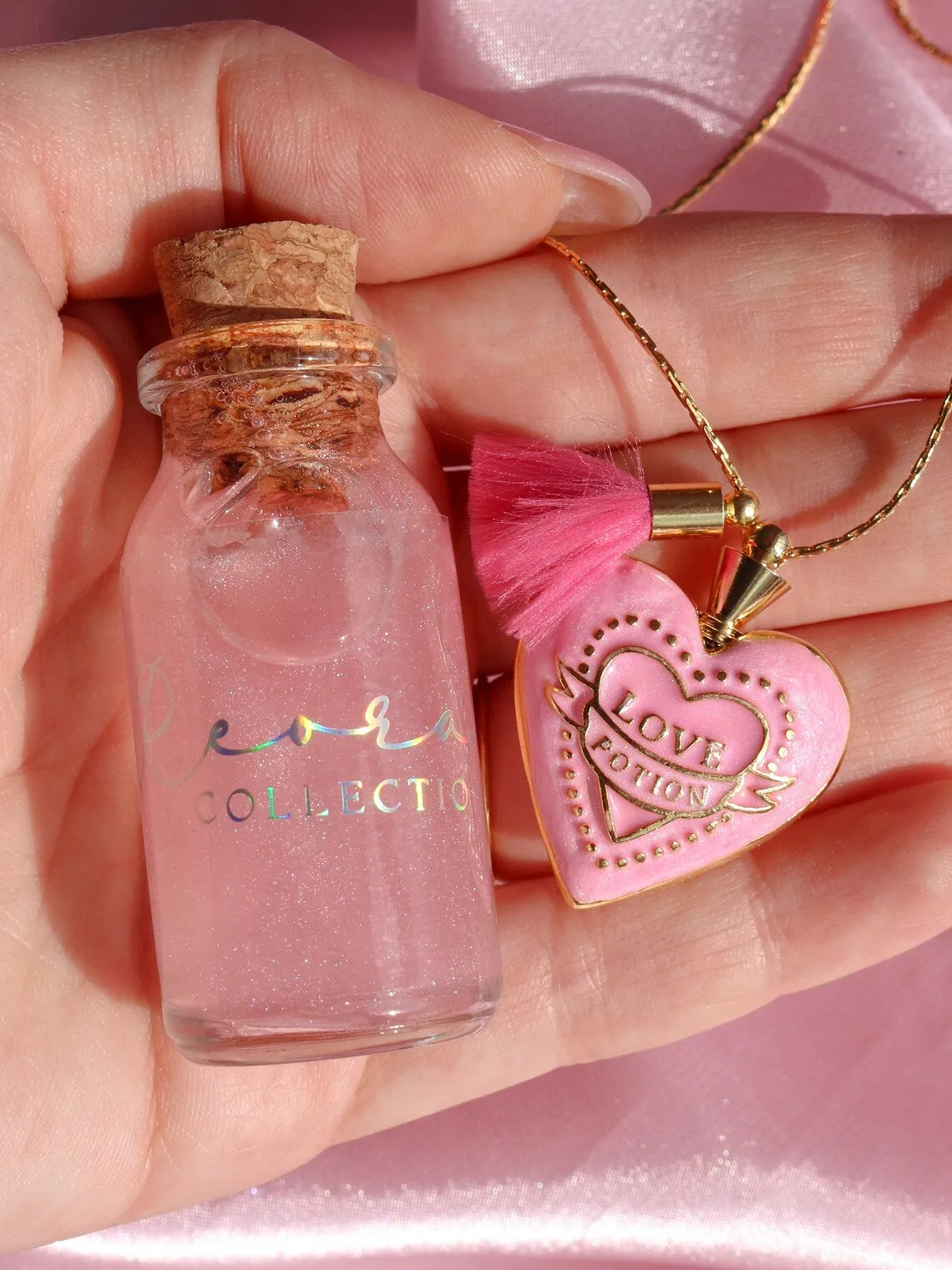 Amortentia Love Potion Necklace, Wizard Harry Heart Bottle Necklace