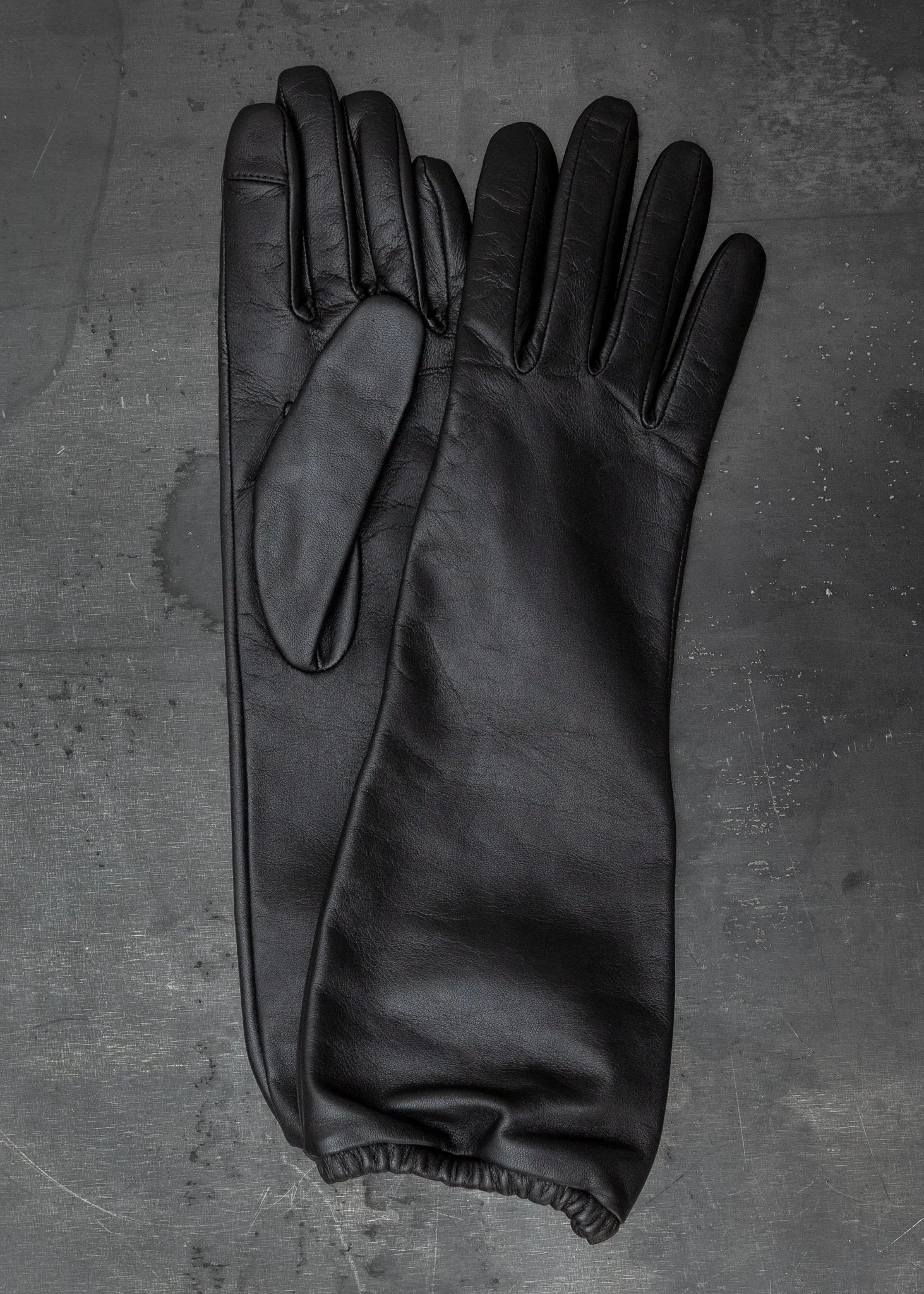 B06 Lambskin Cashmere in Black/Black