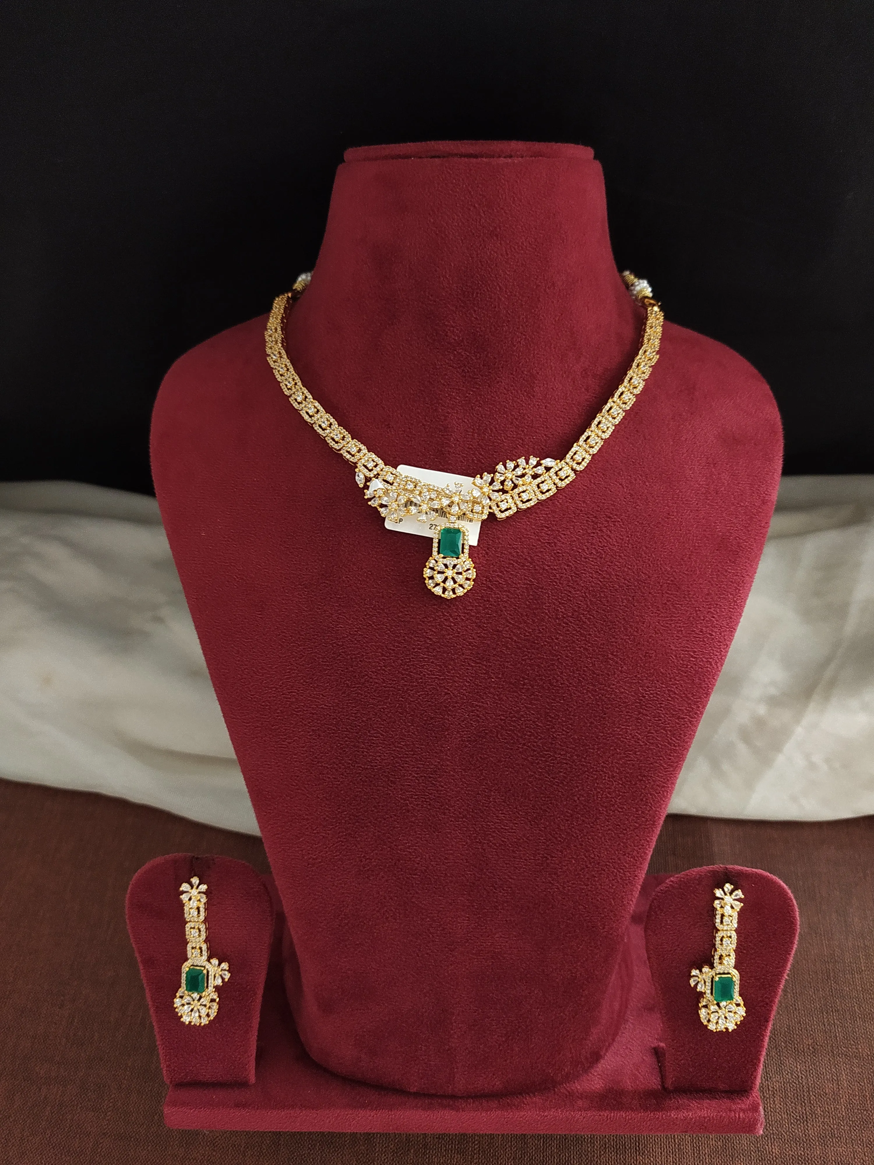 Beautiful Gold-plated Necklace Set with Fusion of Emerald and White Stones