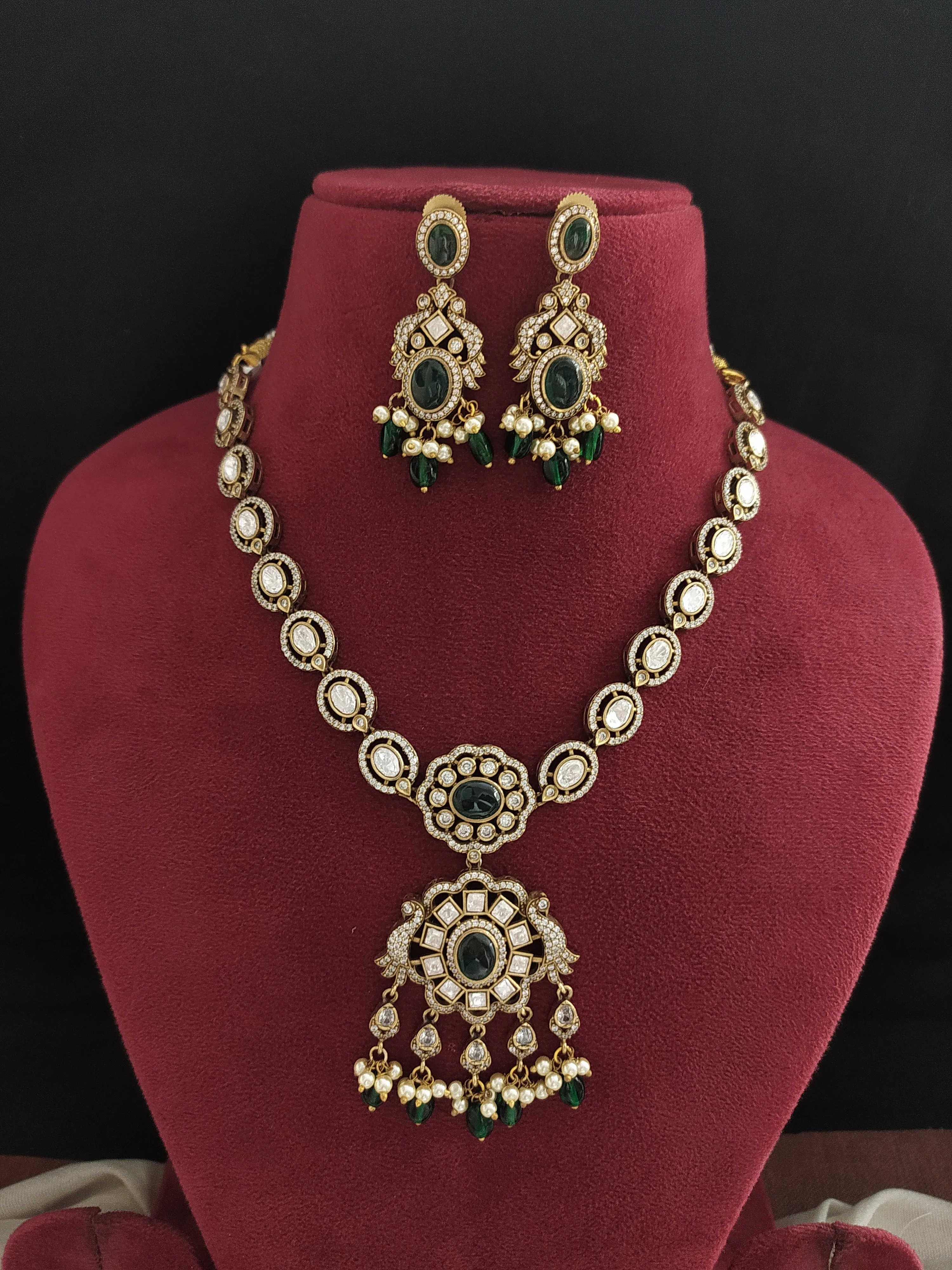 Charming Matt-Victorian Necklace Set in Vibrant Hues