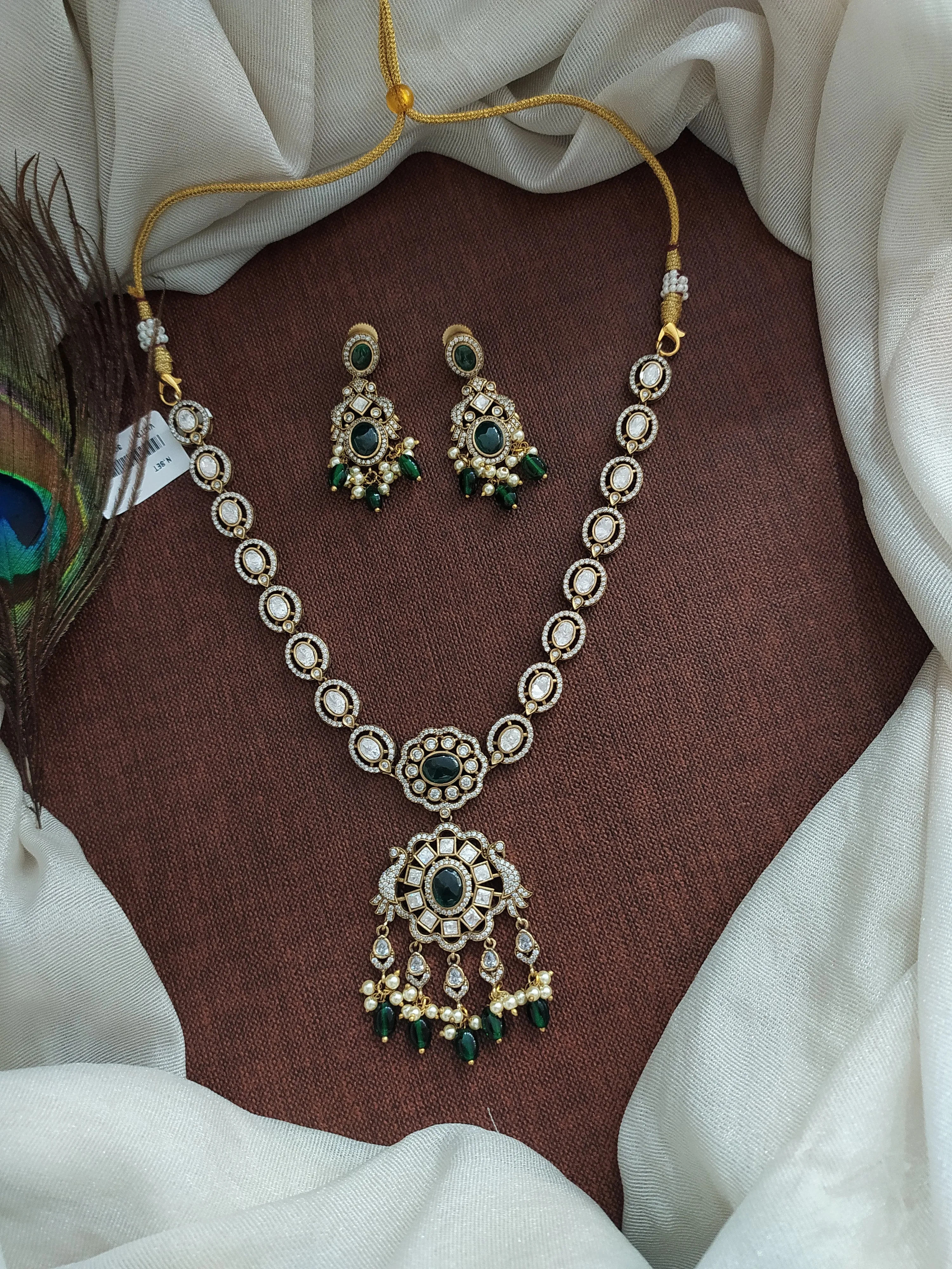 Charming Matt-Victorian Necklace Set in Vibrant Hues