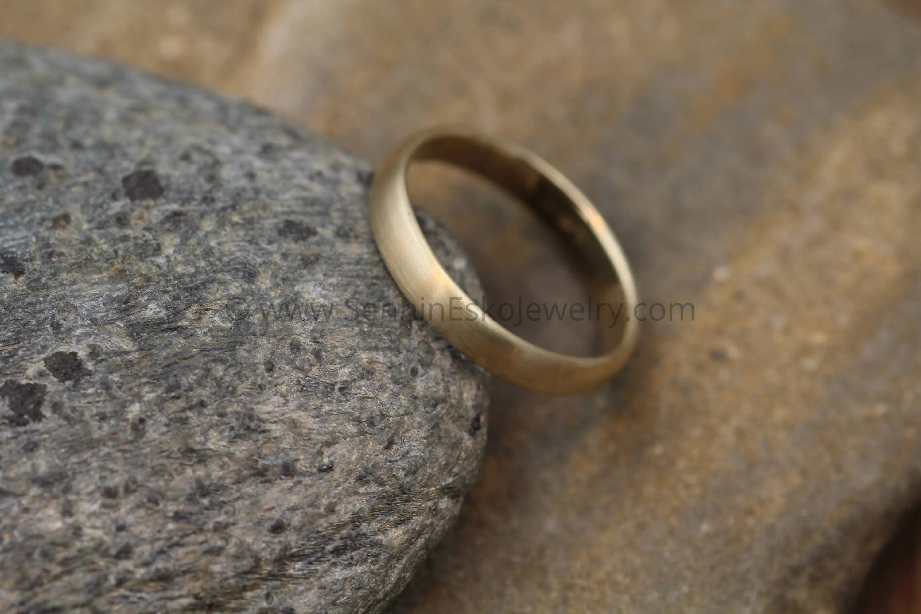 Comfort Fit 14kt Yellow Gold 4x1.4mm Band - Matte Finish