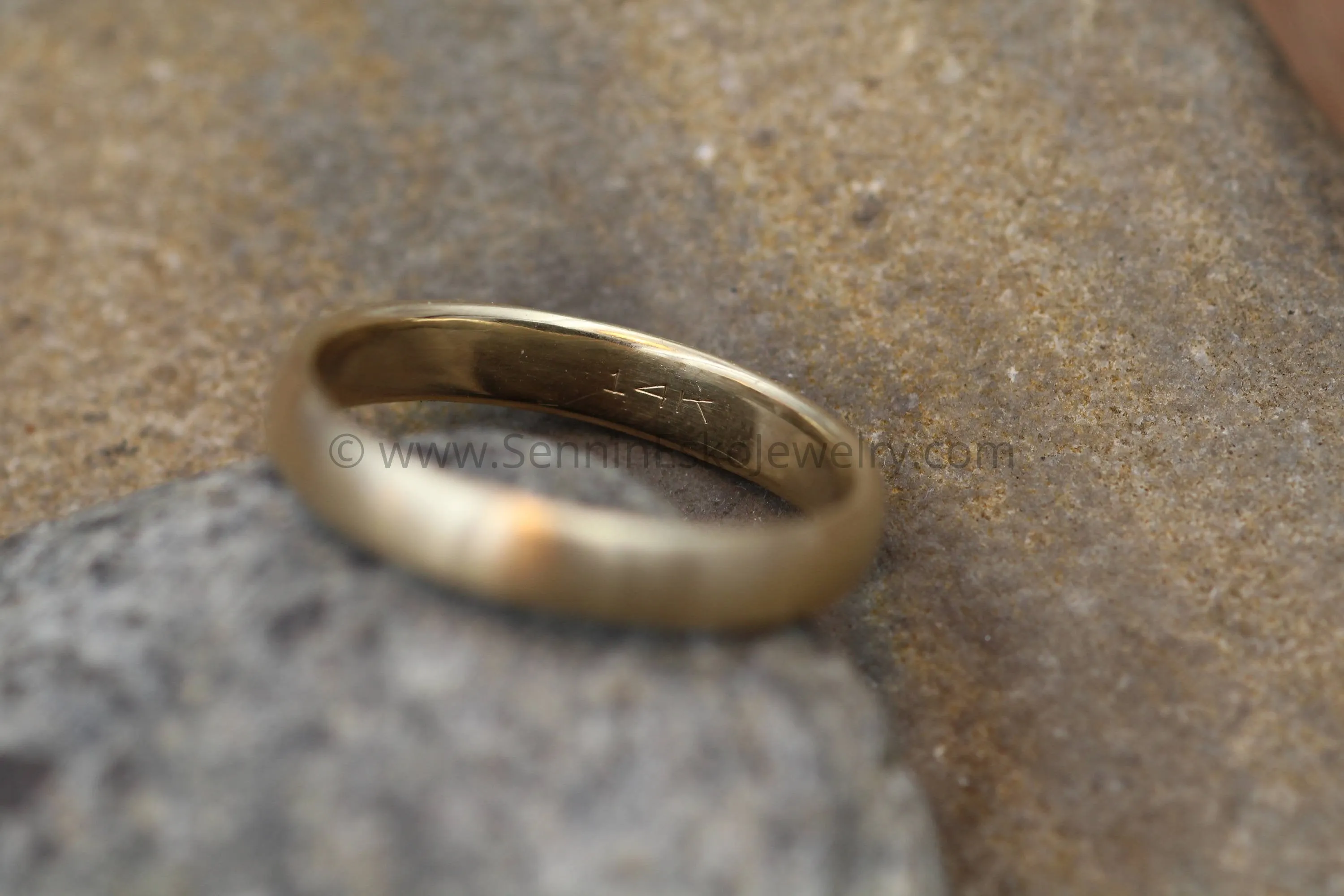 Comfort Fit 14kt Yellow Gold 4x1.4mm Band - Matte Finish