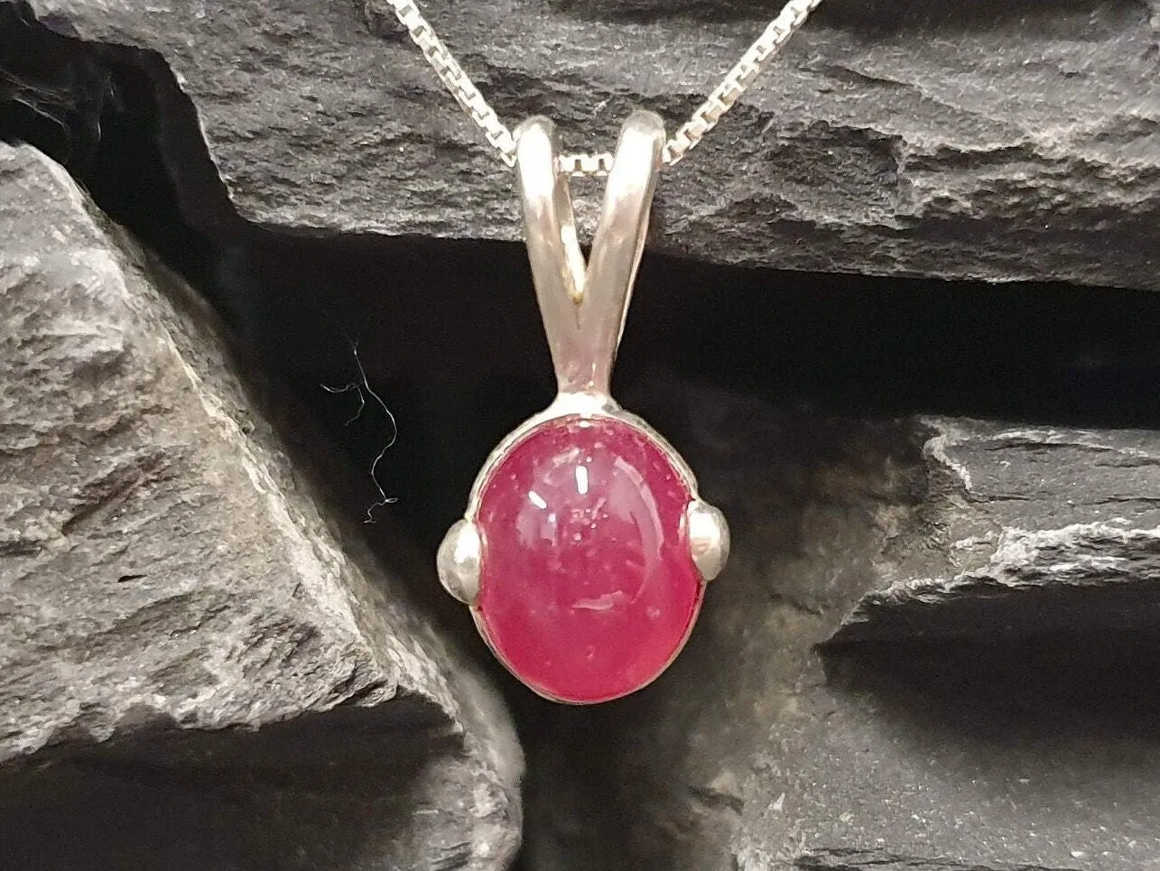 Dainty Ruby Pendant - Natural Ruby Necklace - Oval Vintage Necklace