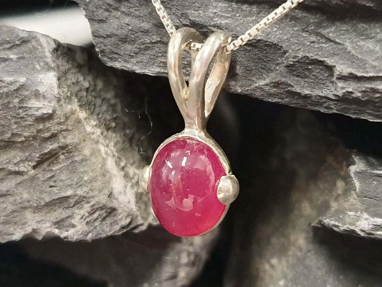 Dainty Ruby Pendant - Natural Ruby Necklace - Oval Vintage Necklace