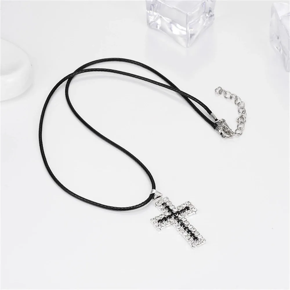 Delicate Women's Hip Hop Cross Pendant Necklace Zircon Chain Bling Necklaces Fine Jewelry Fashion Gift