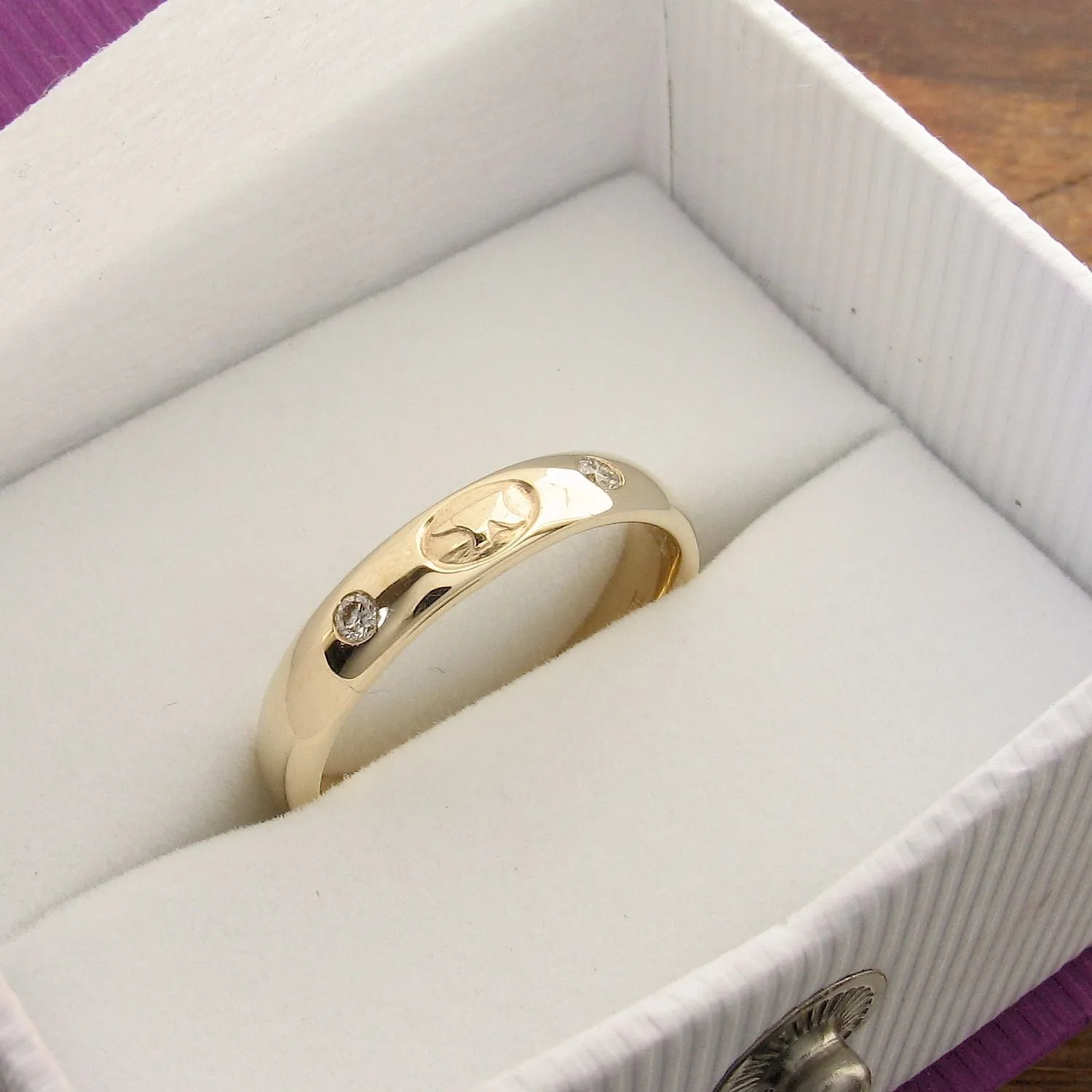 Diamond wedding ring 3mm-4mm Gretna Anvil narrow womens gold court