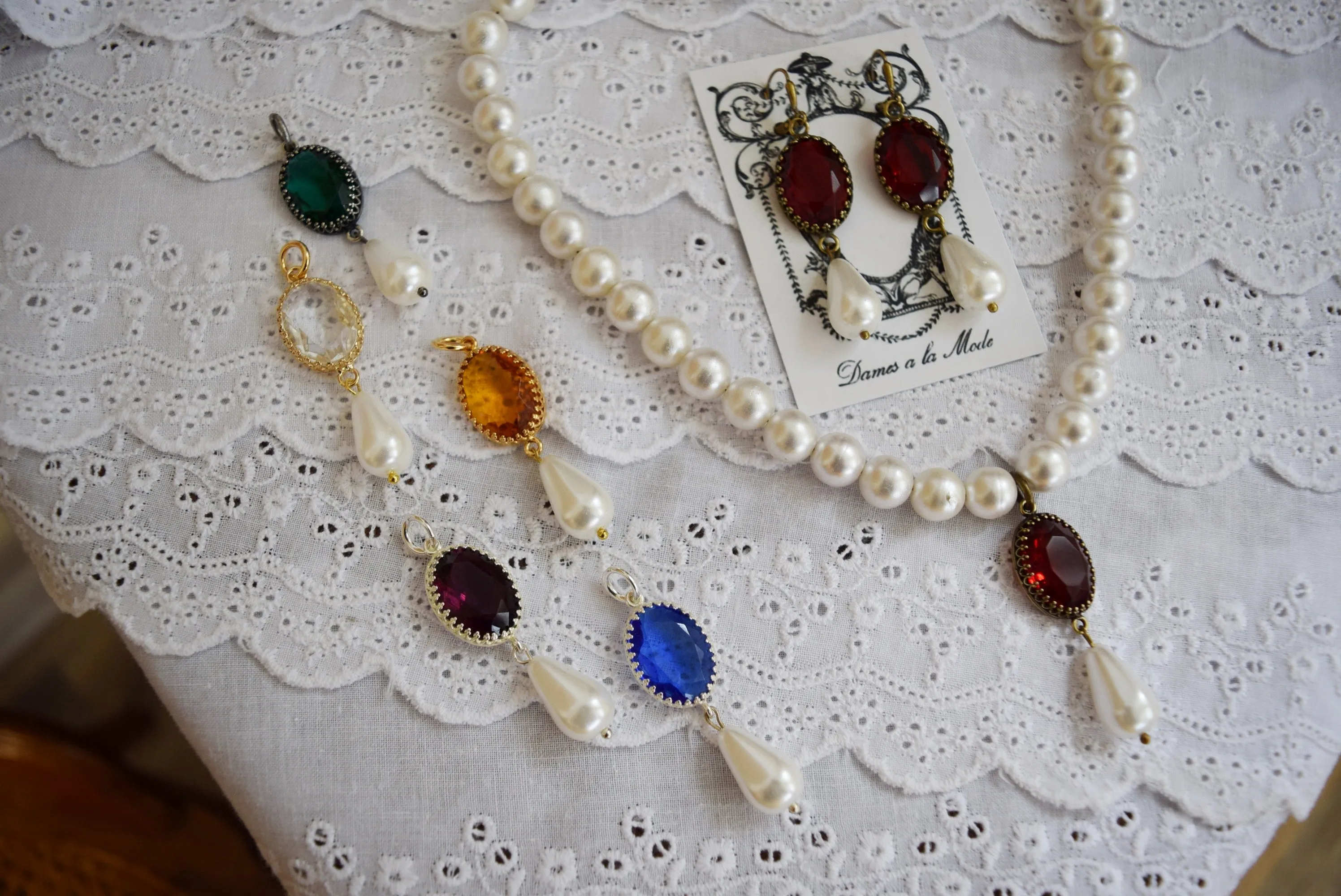 Elizabethan Crystal and Pearl Necklace - Large Oval crystal