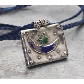 Enamel Moon and Star Silver Tawidh