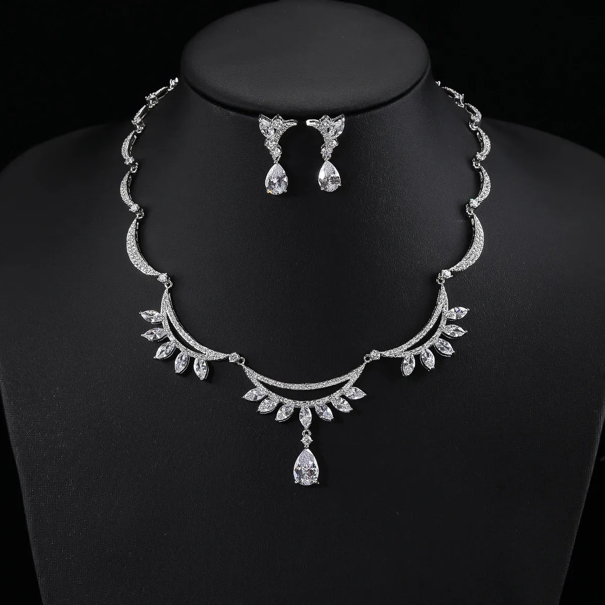 Exquisite Cubic Zircon Water Drop Necklaces For Women Fashion Bridal Wedding Party Jewelry Accessories CN11160