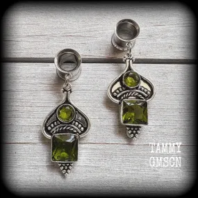 Peridot gemstone tunnel earrings-Boho ear gauges