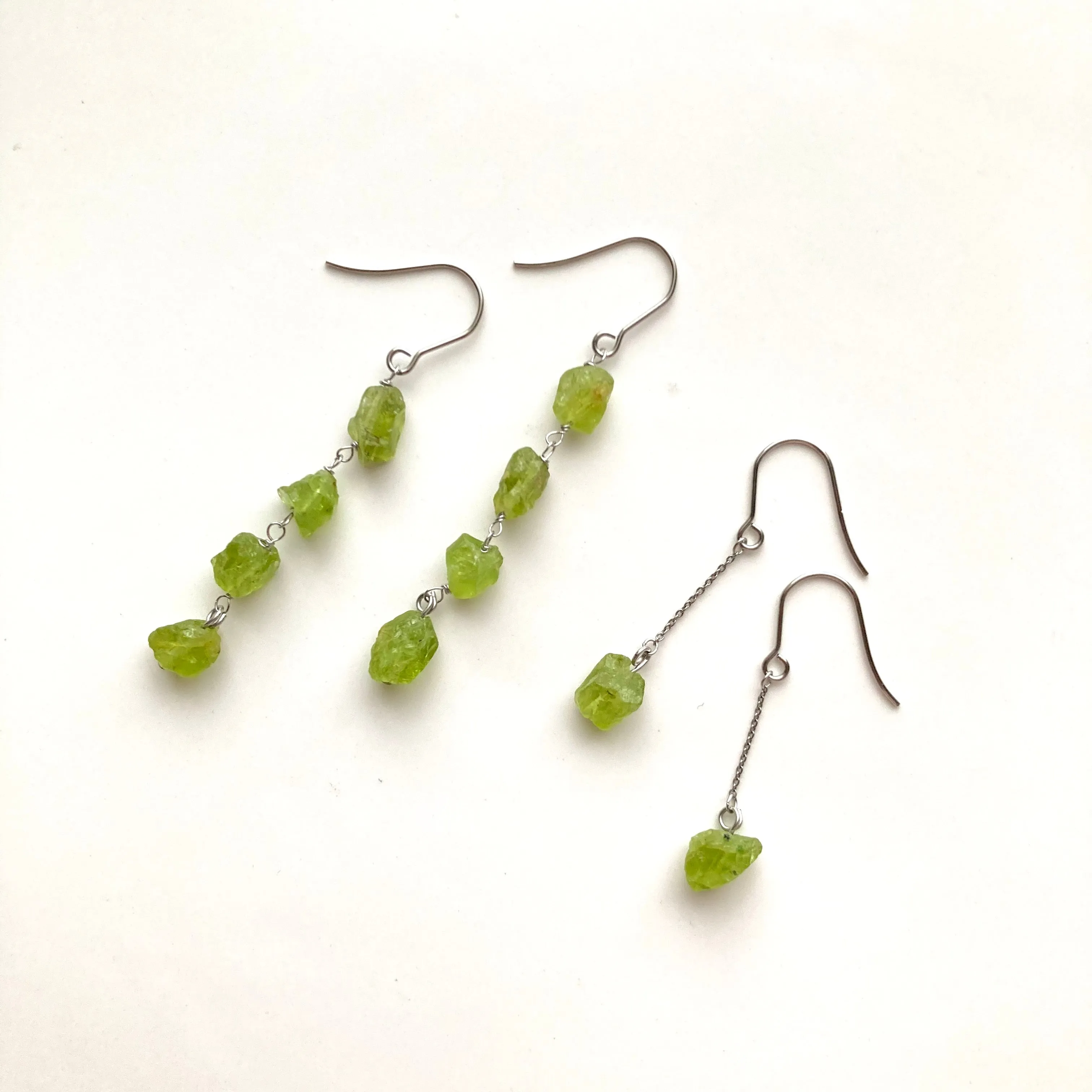 Peridot Long Pierces / Earrings (SILVER)