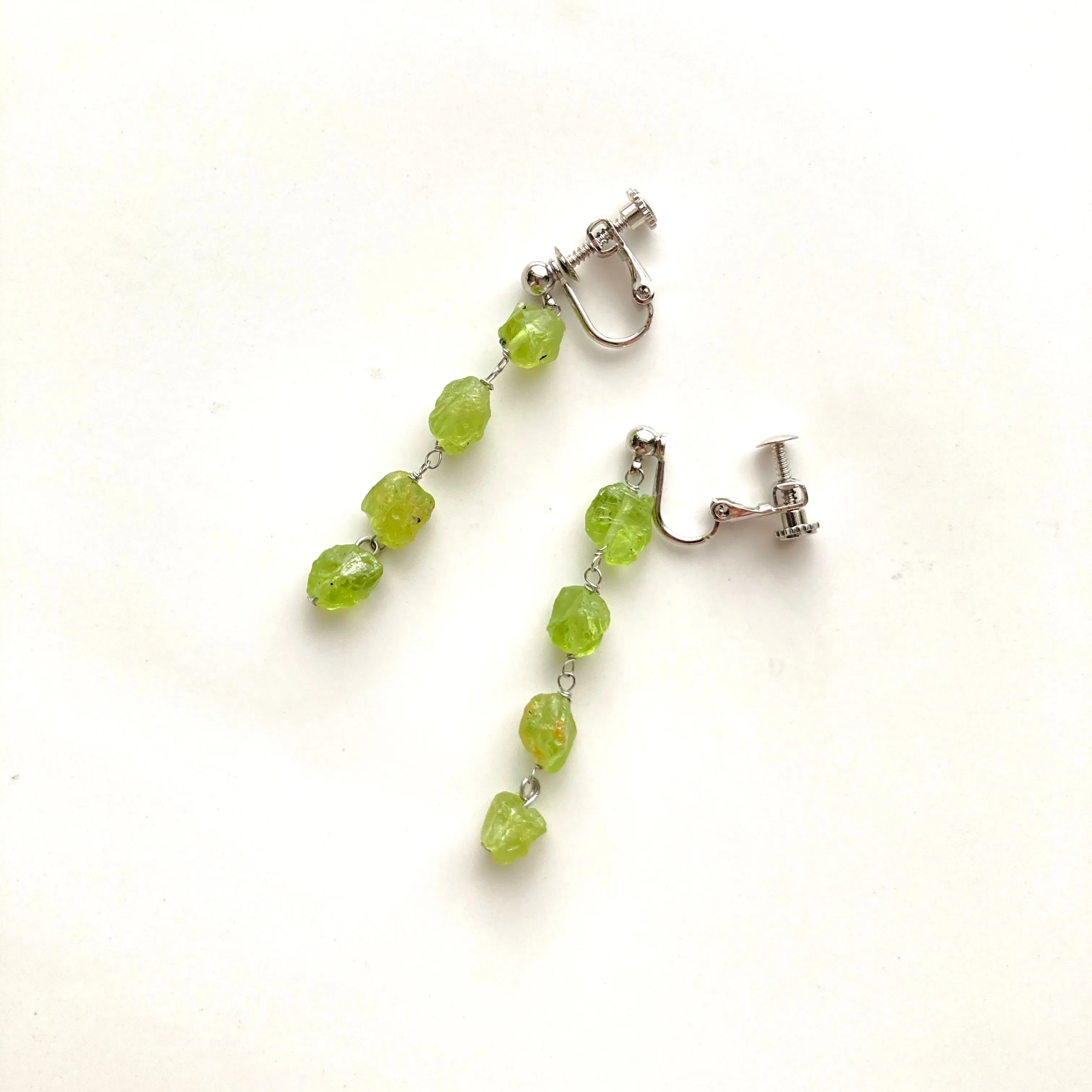 Peridot Long Pierces / Earrings (SILVER)