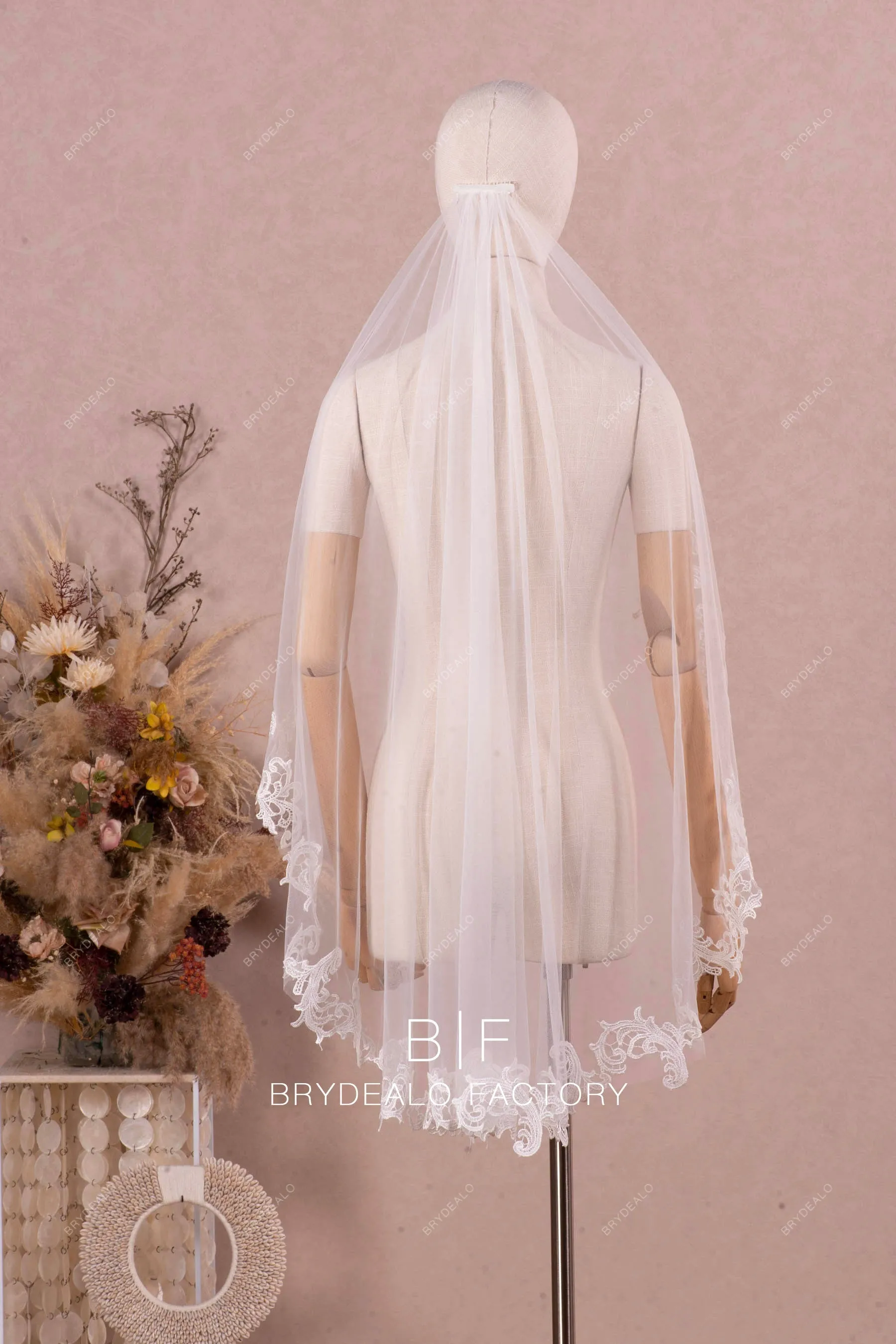 Pretty Lace Edge Fingertip Length Quality Single Tier Wedding Veil