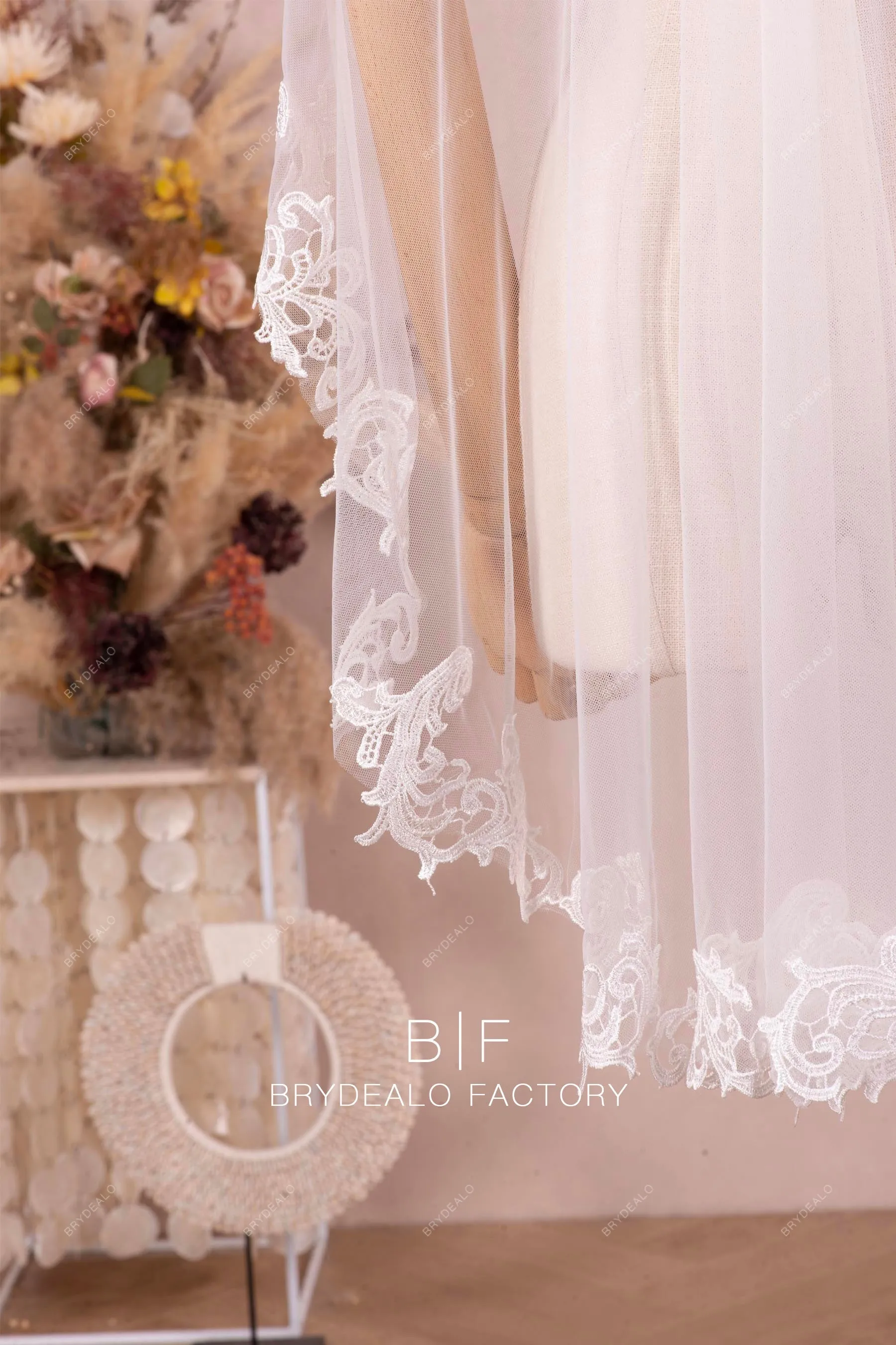 Pretty Lace Edge Fingertip Length Quality Single Tier Wedding Veil