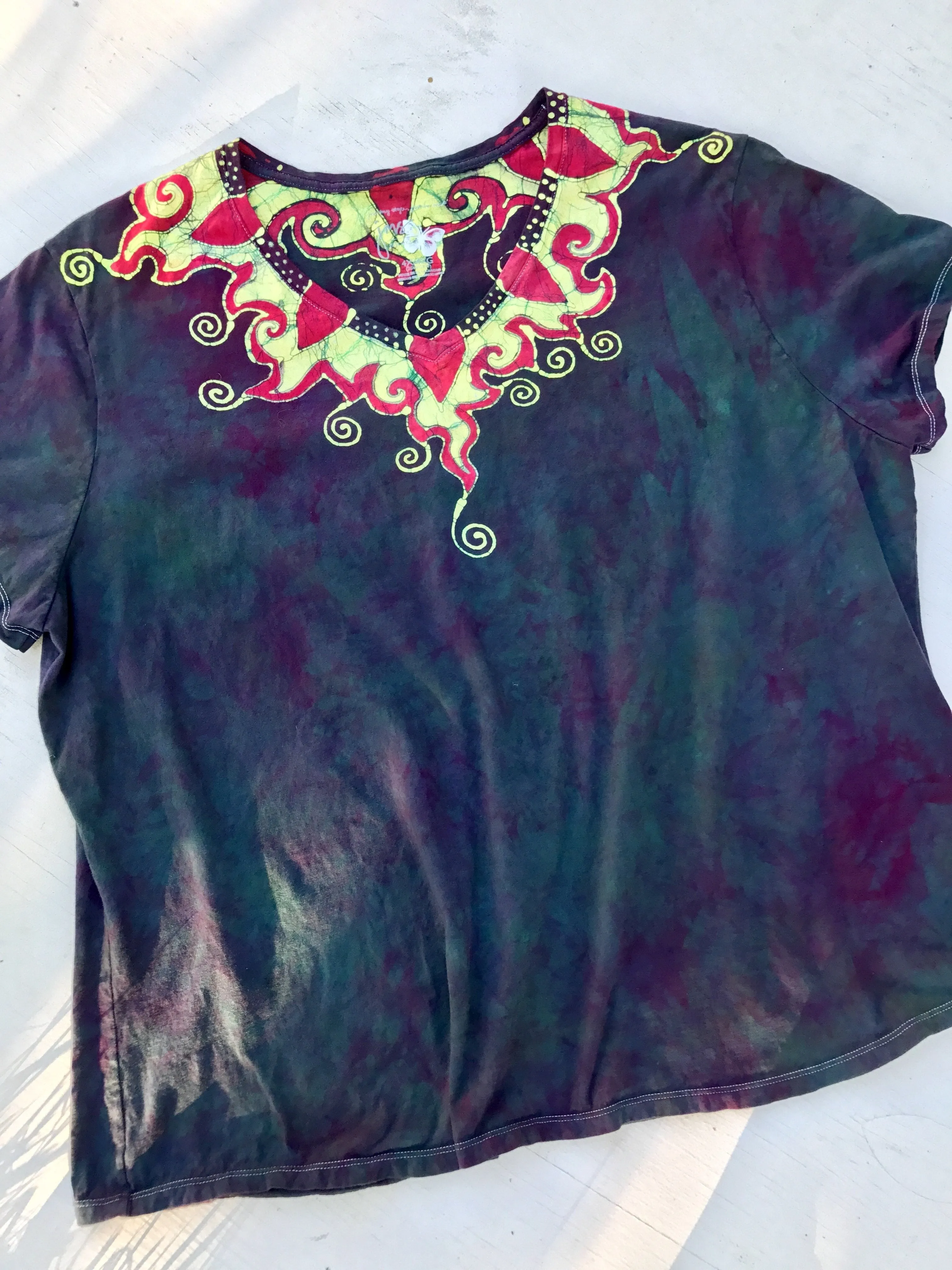 Ruby Gems Necklace Handmade Batik Summer Vneck Tee - Plus Size - 4X