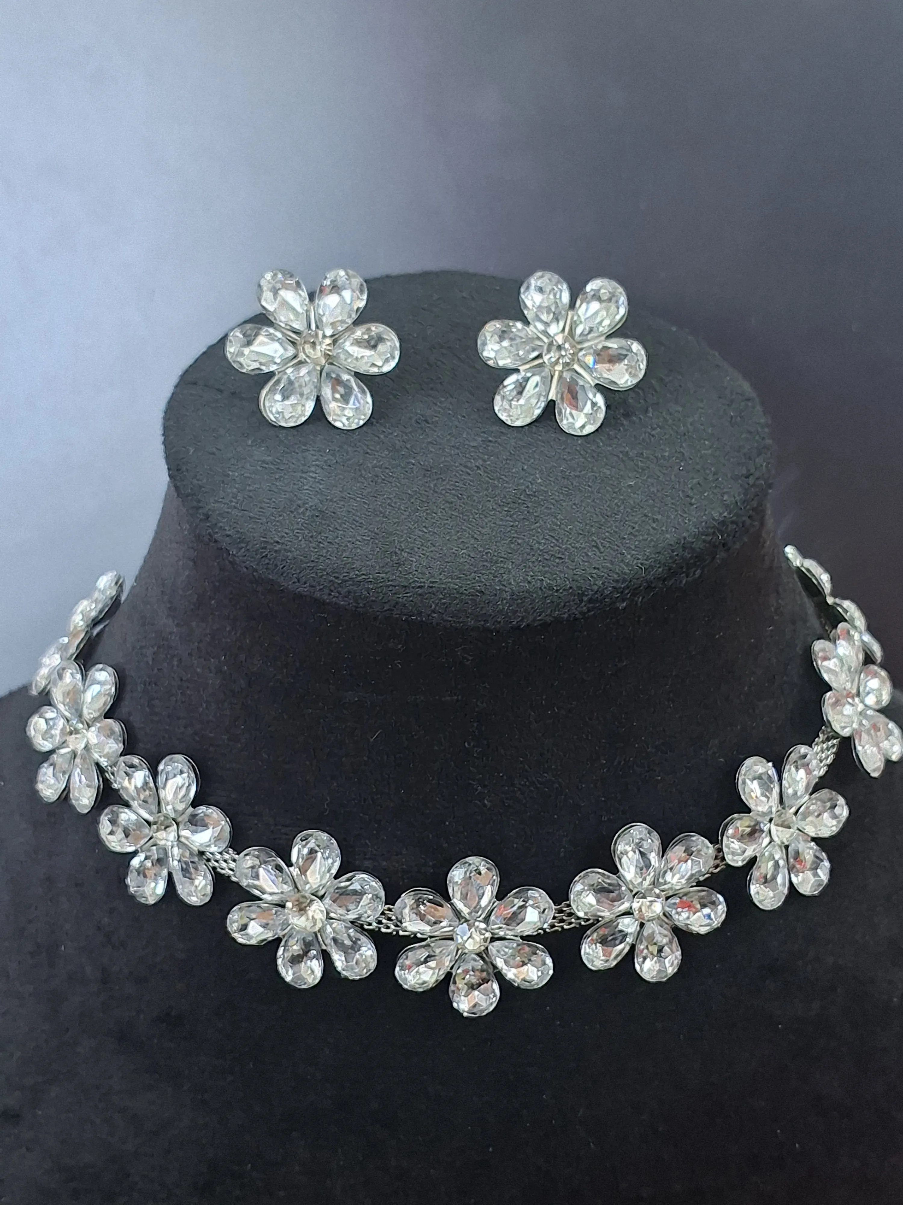 Silver Colour Flower design Necklace with Earring