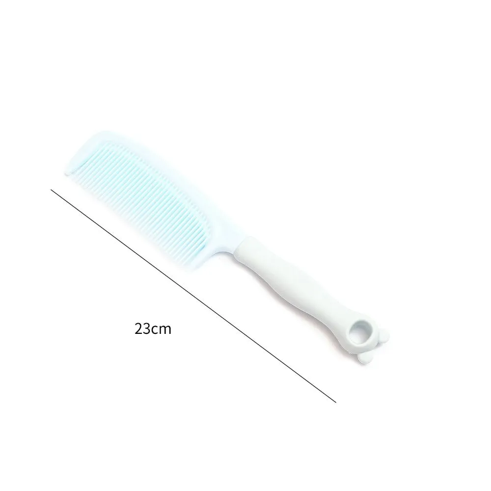 Simple Plastic Comb.