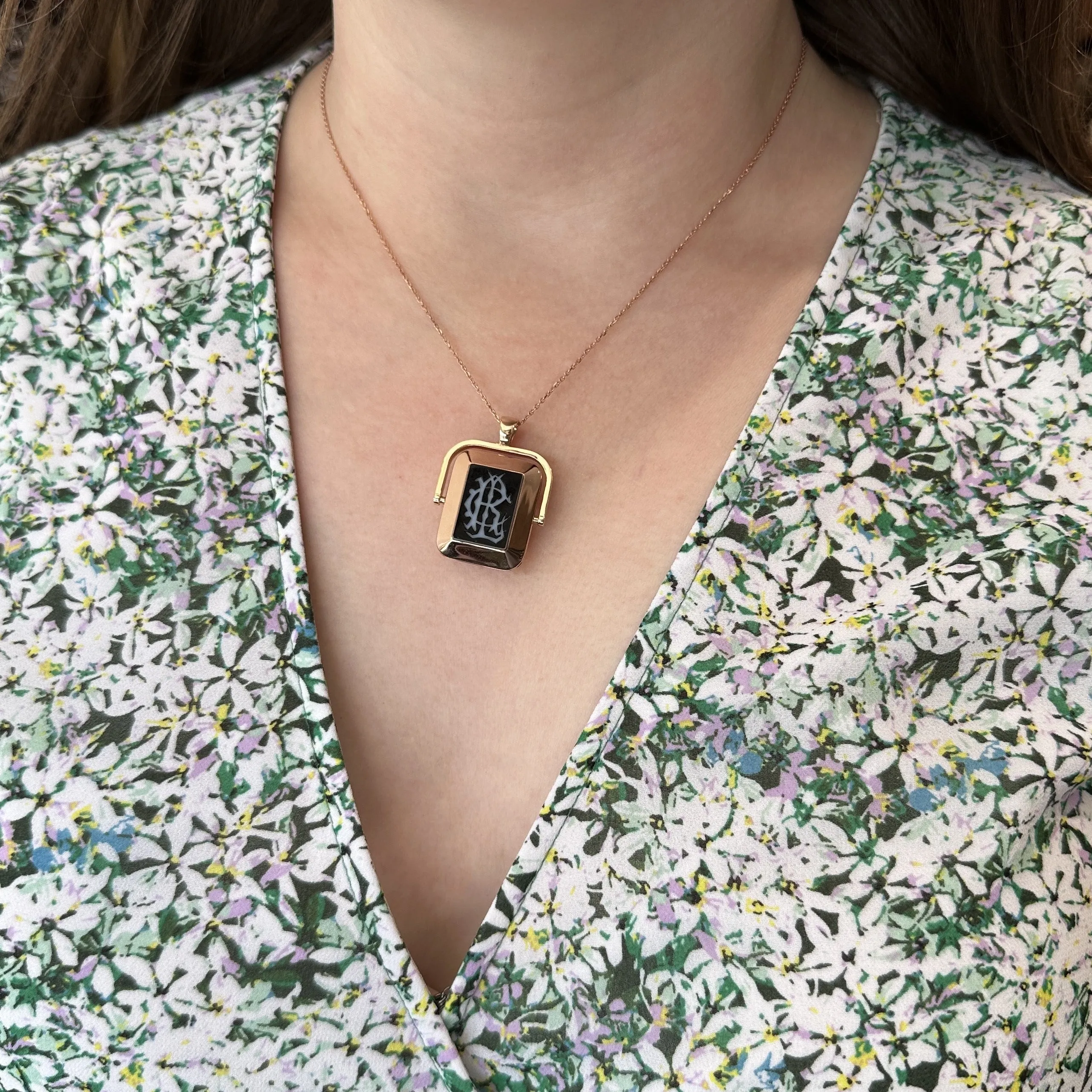 Victorian Restoration Carnelian and Onyx Intaglio Swivel Locket Pendant