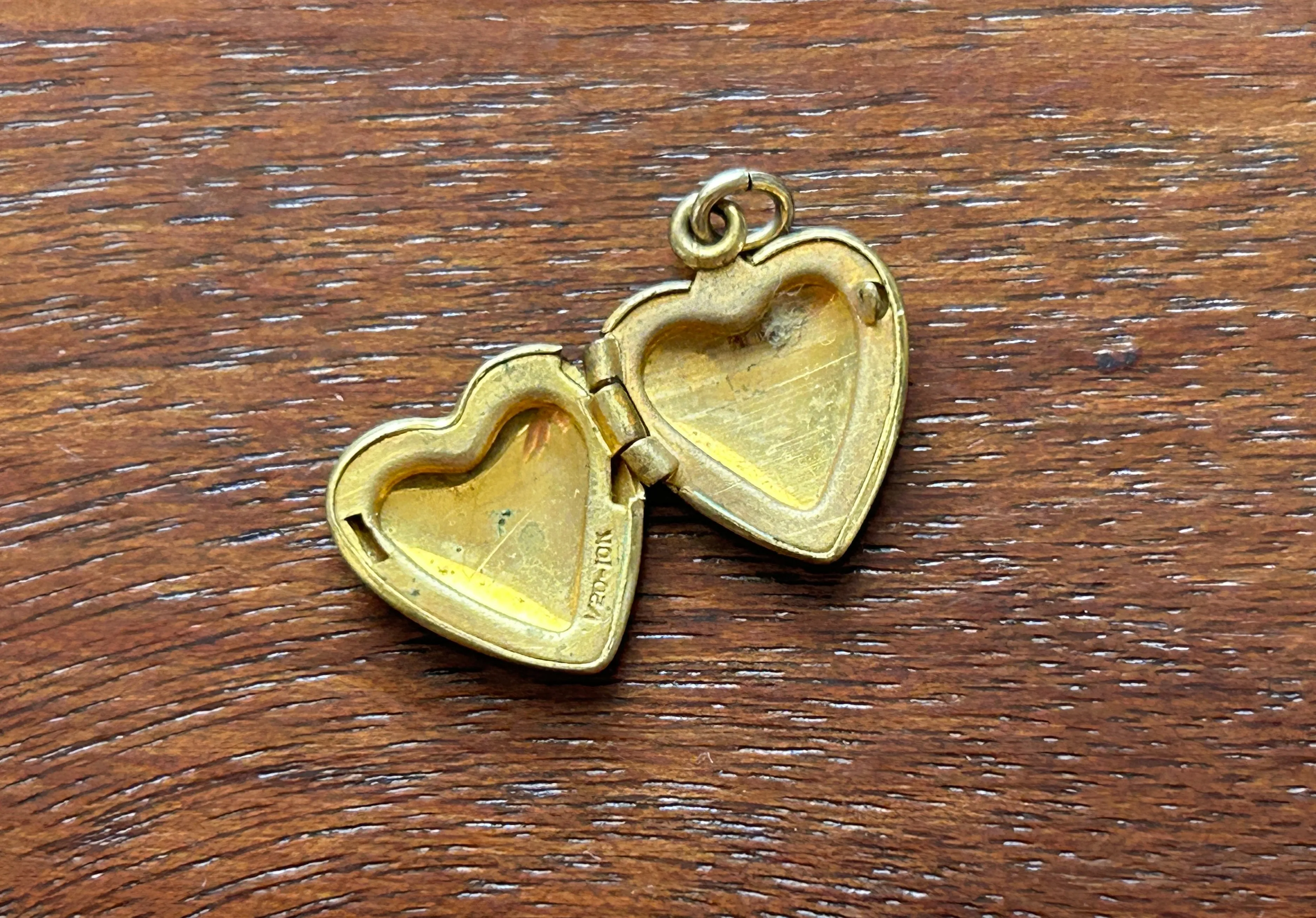 Vintage 1/20 10k Yellow Gold Filled Mini Heart Locket Necklace Pendant Charm